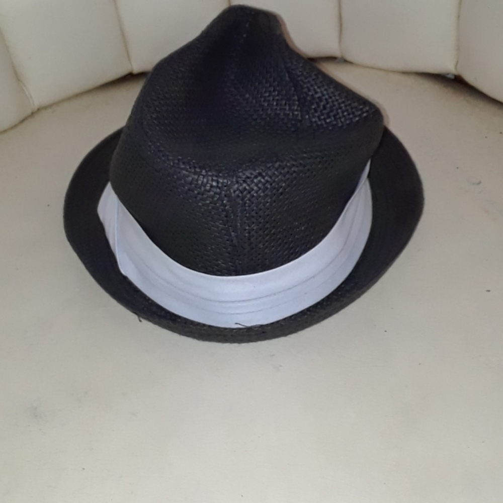 Fedora - Picture 2 of 3